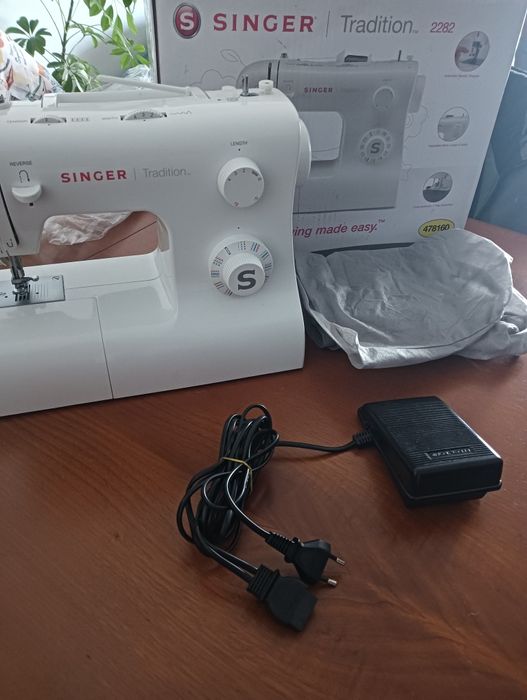 Máquina costura Singer Tradition 2282