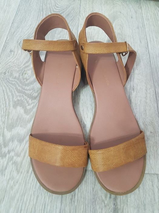 Босоніжки New look