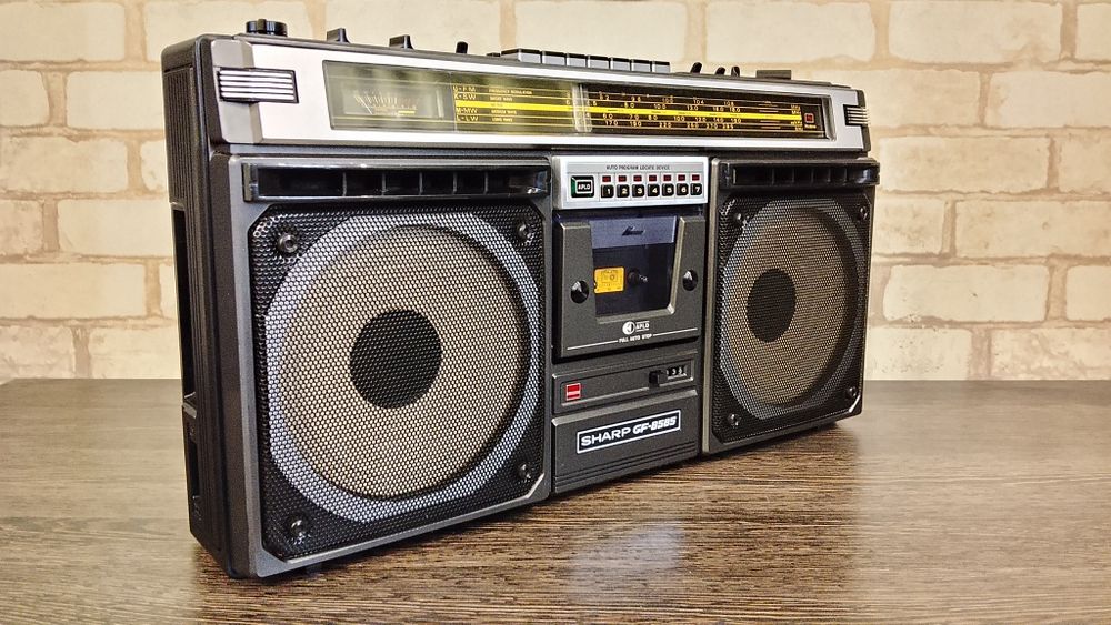 SHARP GF-8585 Stereo Radio/ Cassette Recorder