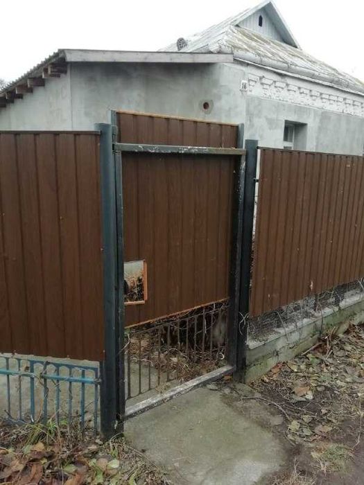 Продаж затишного будинку