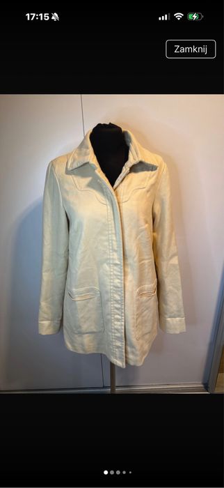 Kremowy płaszczyk damski na napy vero moda S z kieszeniami