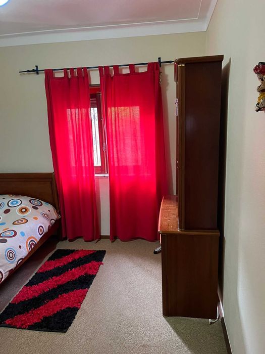 Arenda-se Moradia T3 com Jardim em Local Tranquilo e Aconchegante