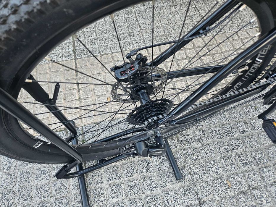 Bicicleta BTT Cloot preta