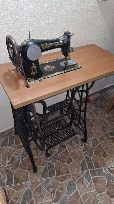 Maquina de costura antiga