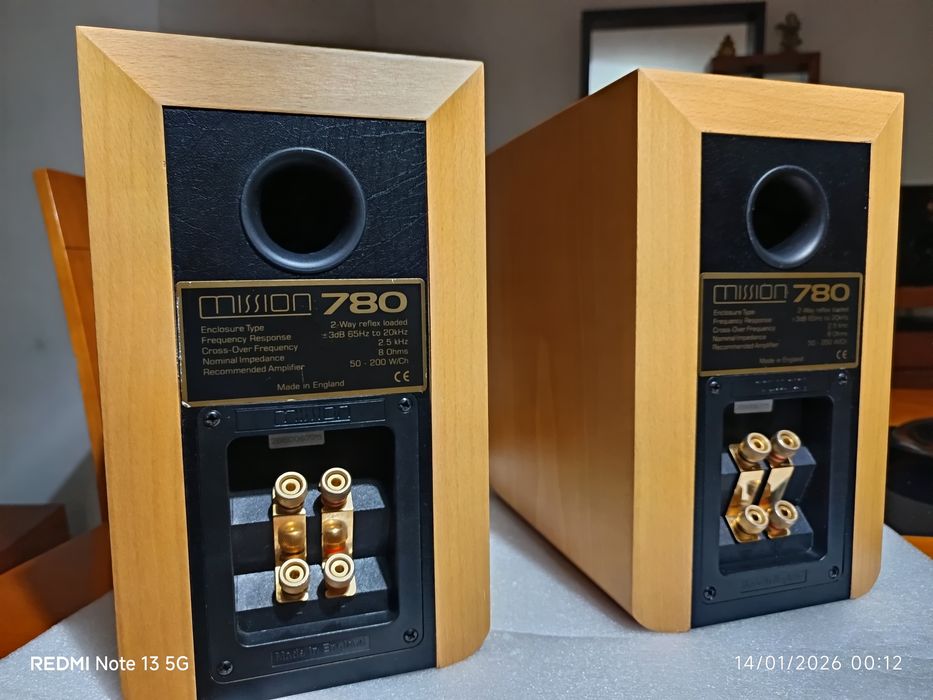 Colunas audio Mission 780