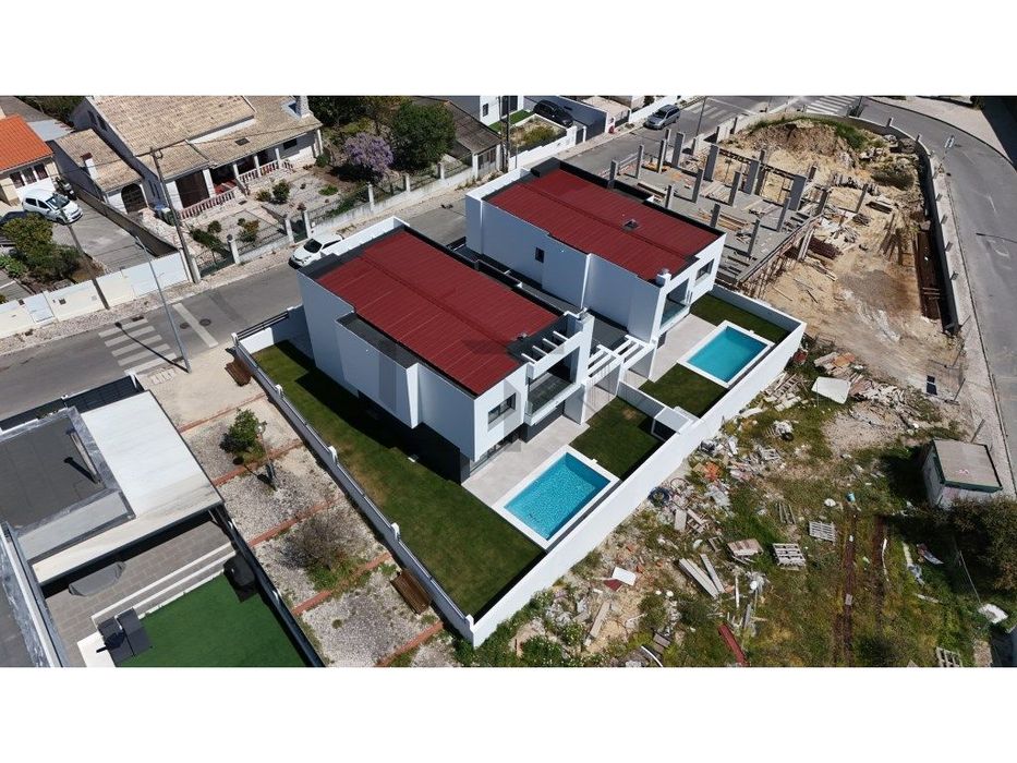 Moradia T3 de Luxo com Piscina e Garagem para Venda na Charneca da ...