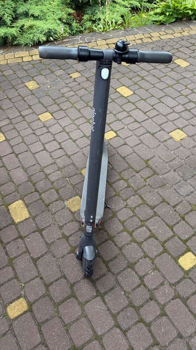 Продам електросамокат ( європеєць)  Ninebot by Segway