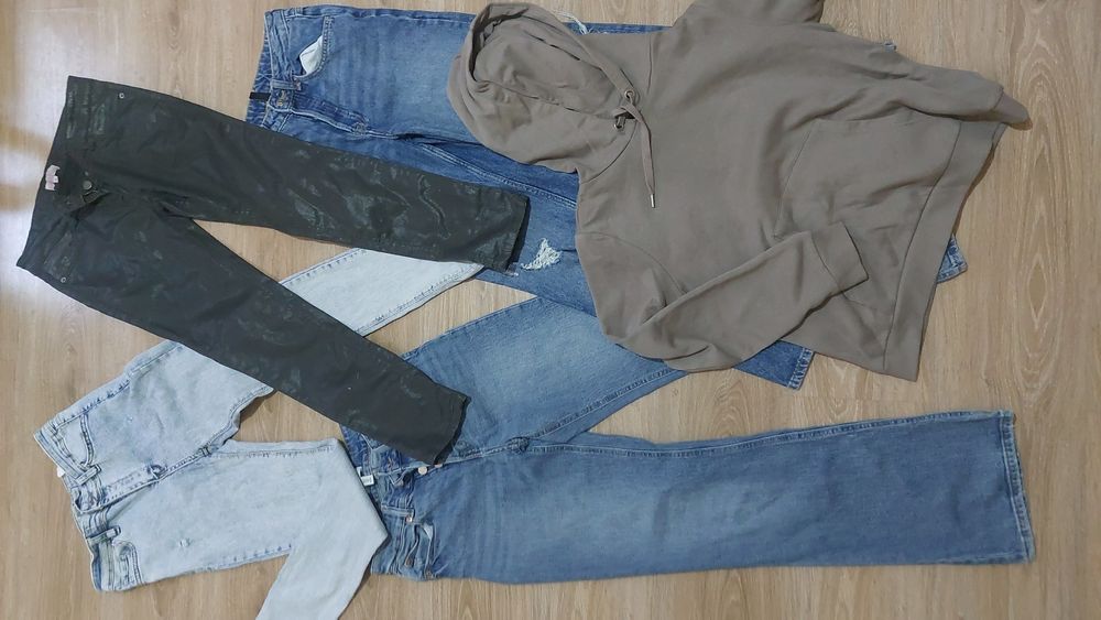 Лот одягу на дівчинку підлітка