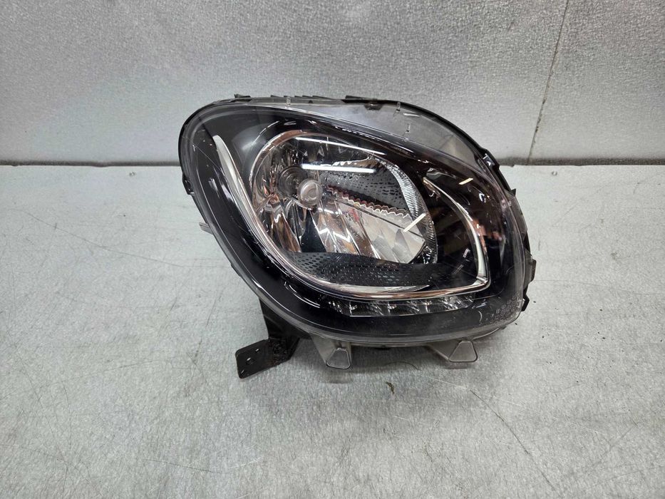 Smart lampa prawa przód g-ł P-ń