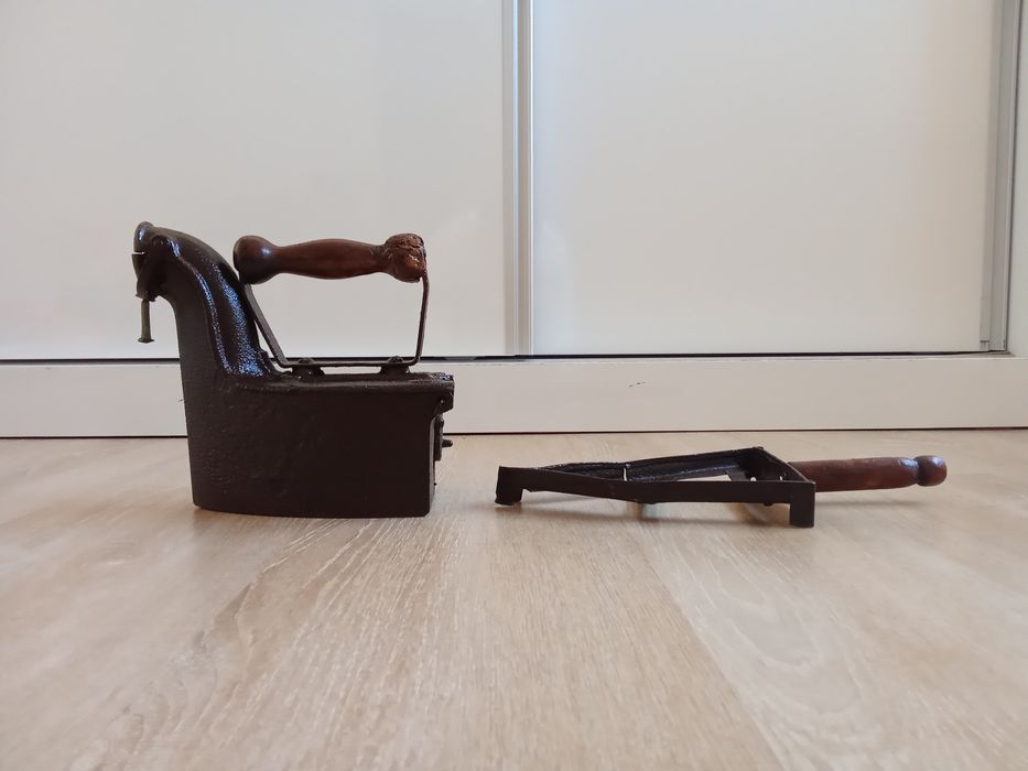 Ferro de Engomar Antigo