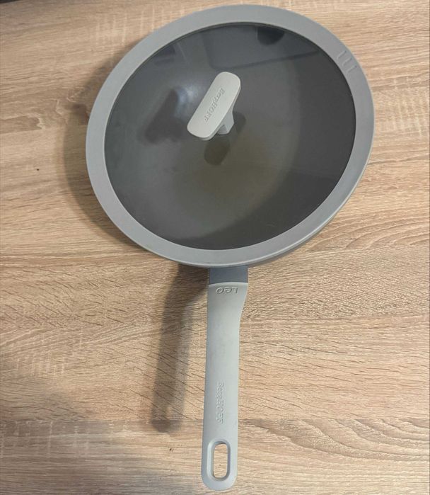 Сковорода WOK BergHOFF Leo 28 см (3950171)