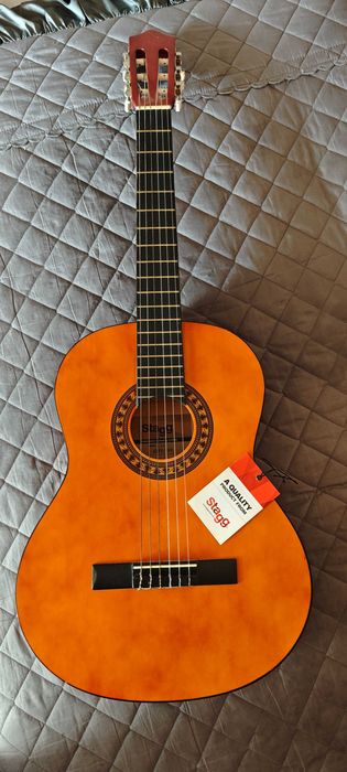 продам акустичну гітару Stagg C442