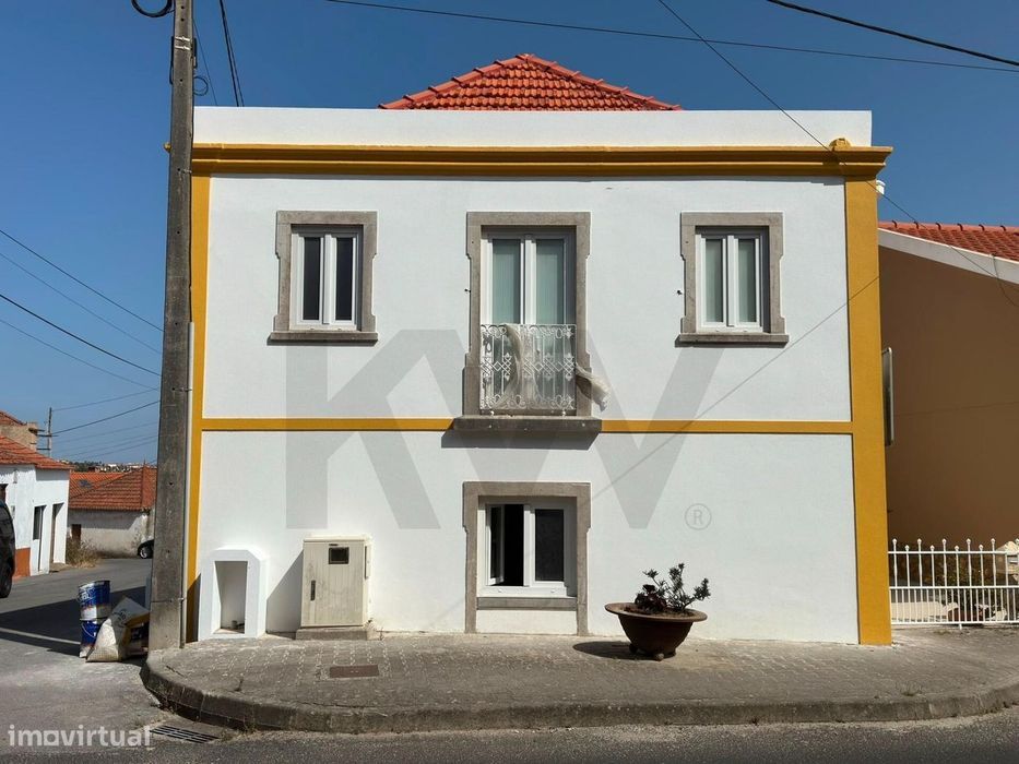Moradia T3 totalmente remodelada em Ribamar - Lourinhã, a poucos minut