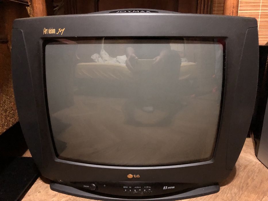 телевізор  LG , JVC 21"