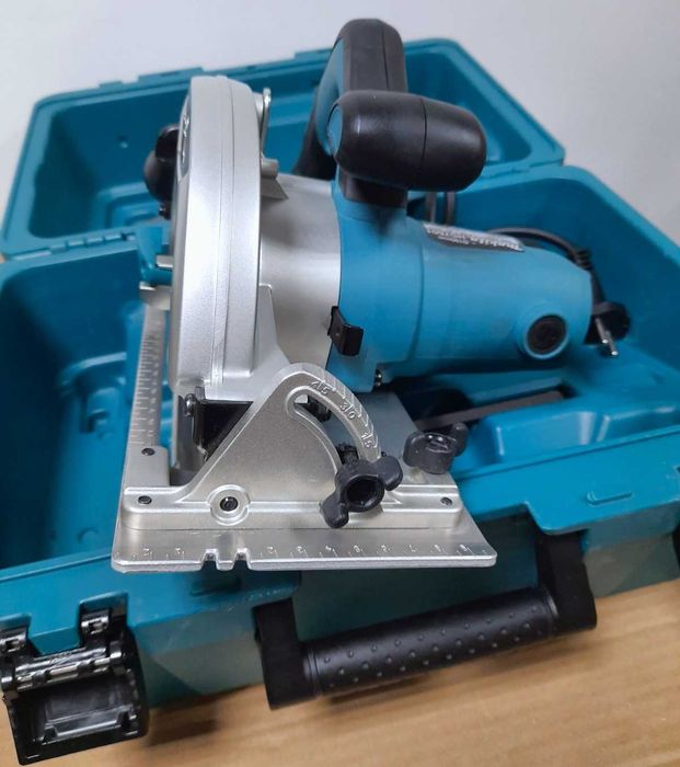 Пила дисковая Makita HS7601