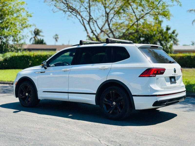 2023 Volkswagen Tiguan SE R-Line Black