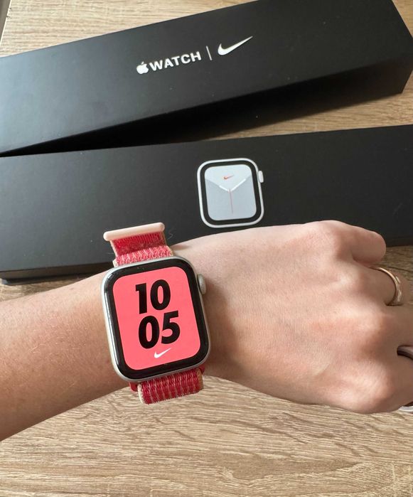 Apple Watch Nike series 6 40mm silver aluminium