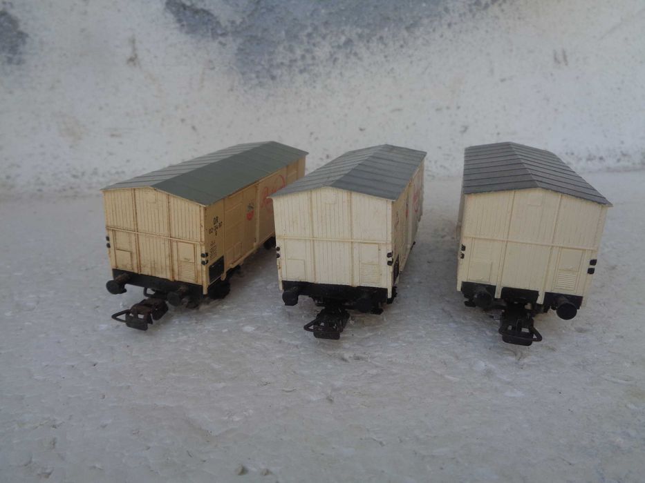 1:87 PIKO Lote de 3 carruagens caixa fechada comboio