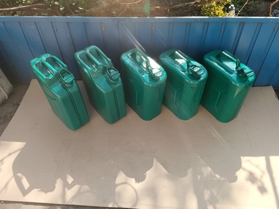 Продам железные канистри для диз топлива