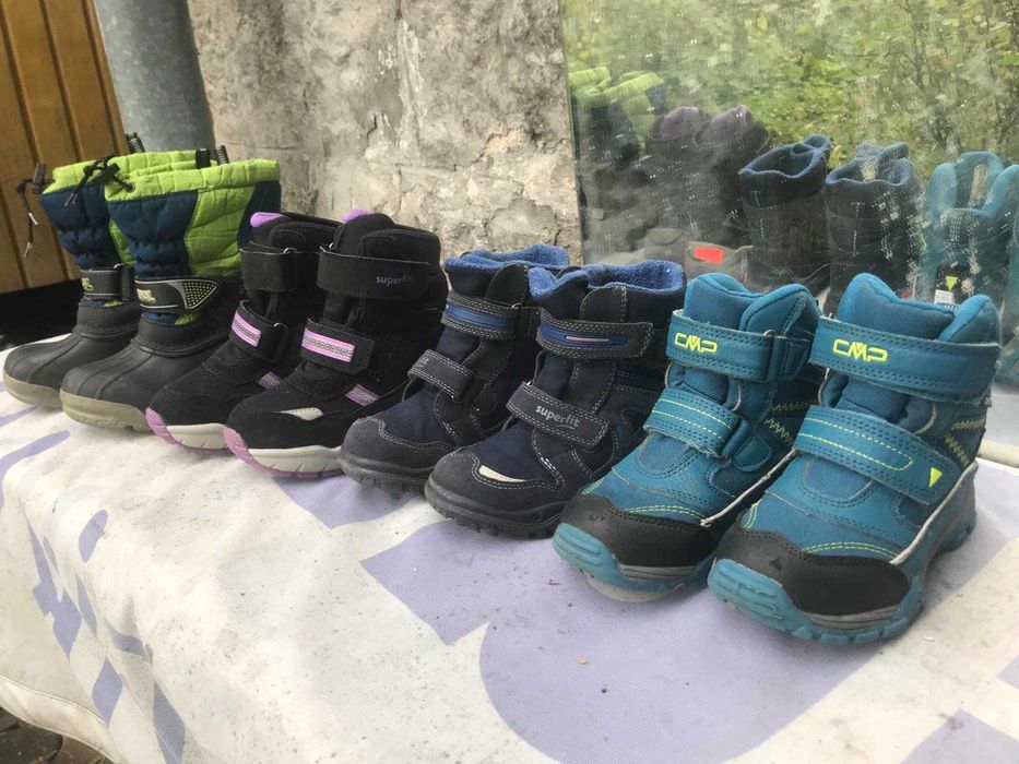 дитяче фірмове взуття 28 розміру по устілці 17.5см