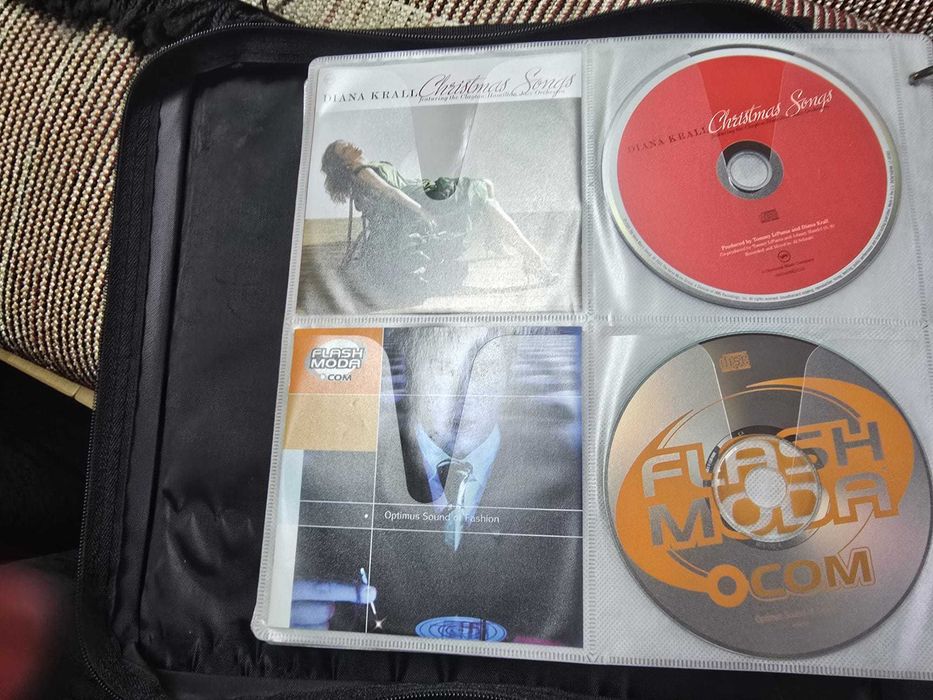 Conjunto de mais de 100 CD's muitos originais