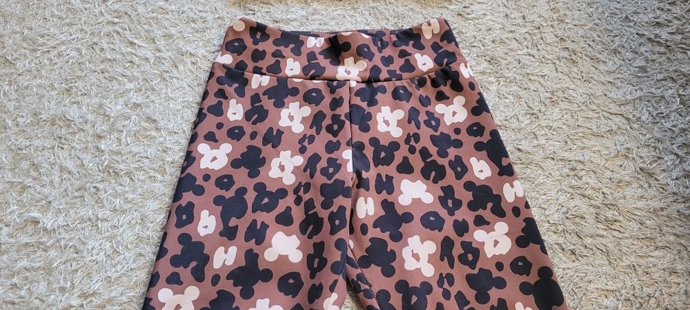 Top e legging marca zara