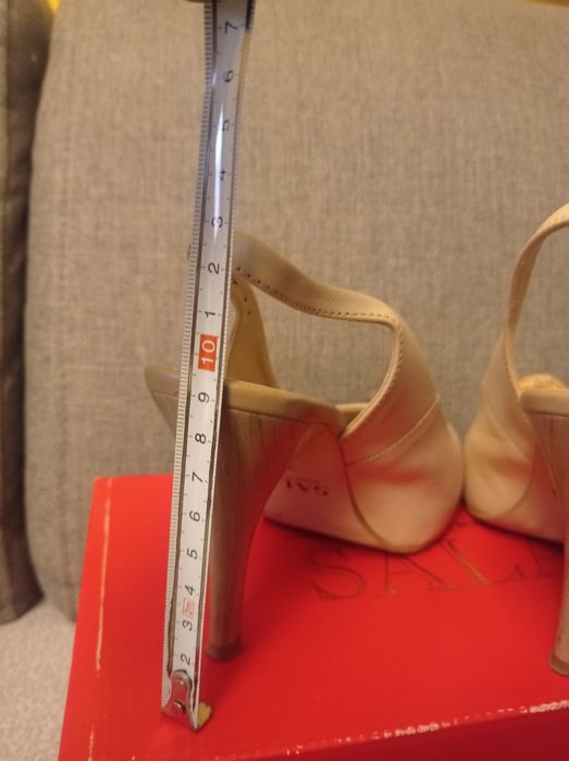 Pantofle, buty, szpilki Sala rozm.36