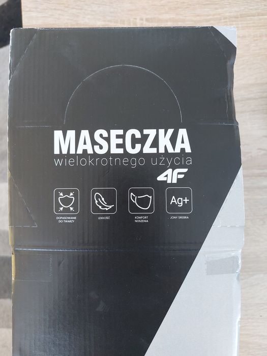 Zestaw 100 maseczek 4F