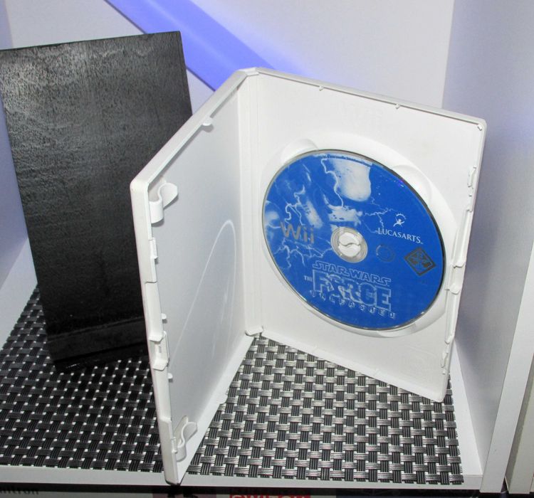 Star Wars The Force Unleashed Wii + Lightsaber