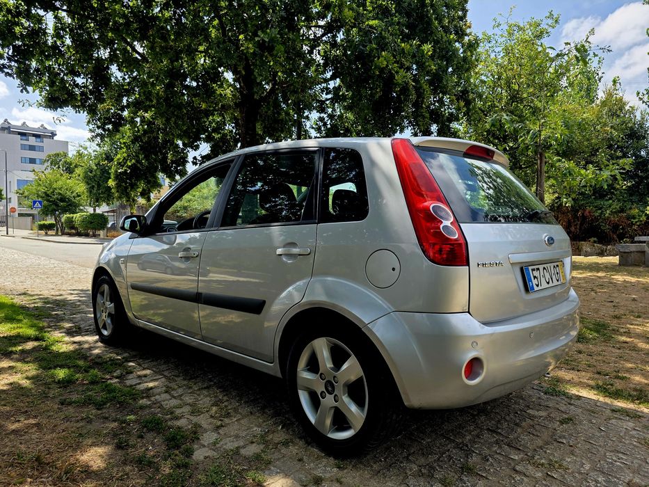 Ford Fiesta 1.25    2007/01      73 mil klm