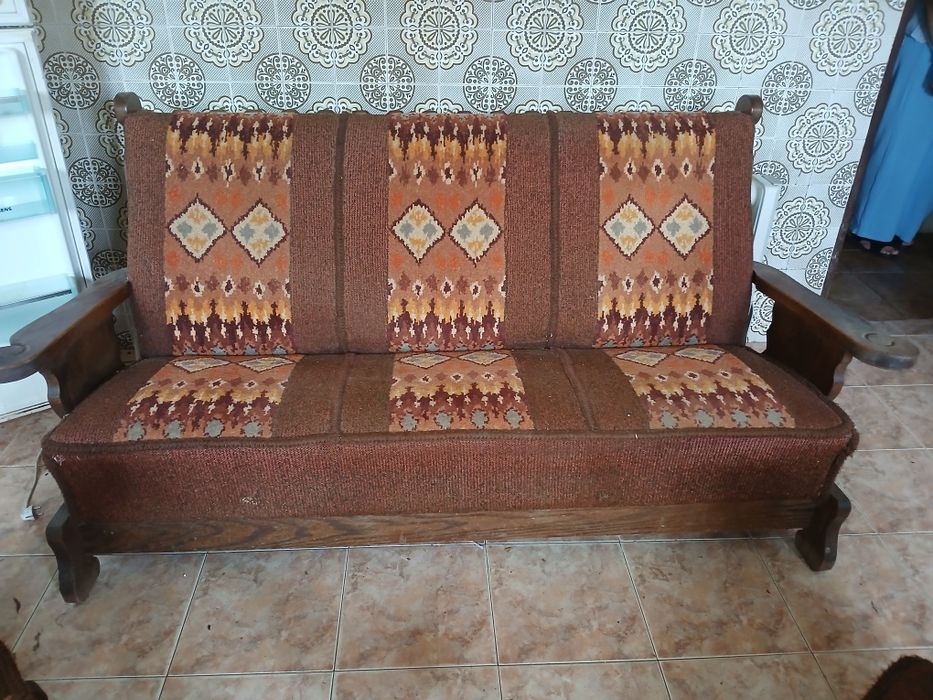 1 sofa 3 lugares  + 2 individuais  estilo tapeteria