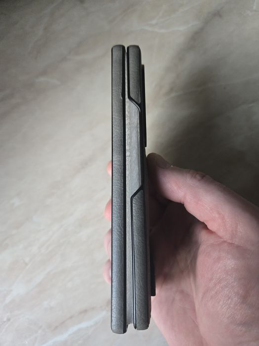 Чехол шкіряний на Samsung Fold 6