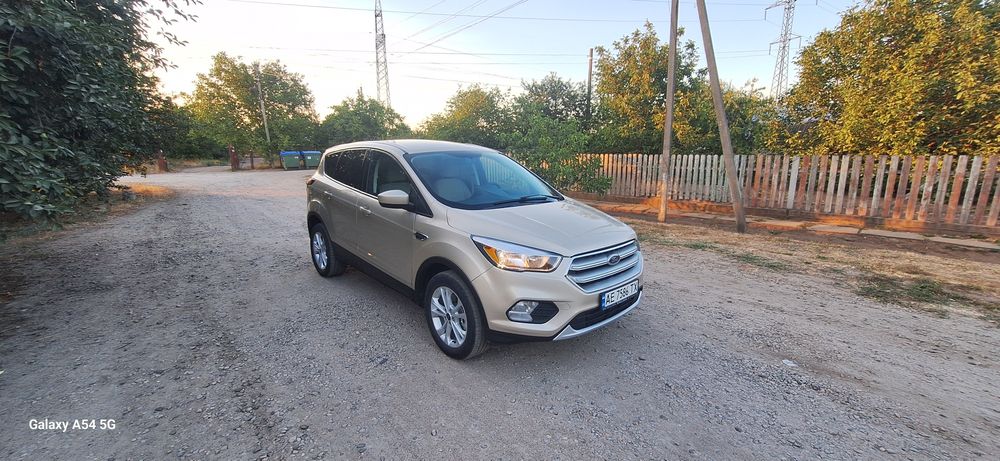 Ford Escape повний привід, 100 тис.км