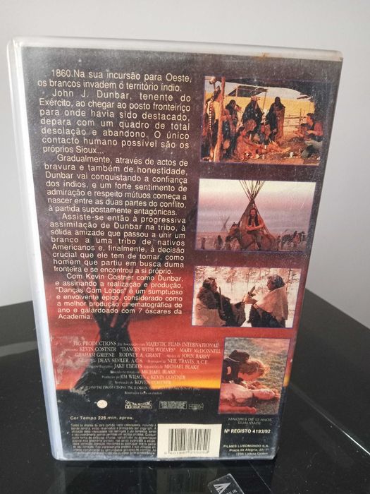 Cassete VHS dupla Dança com Lobos p/eventual recuperação