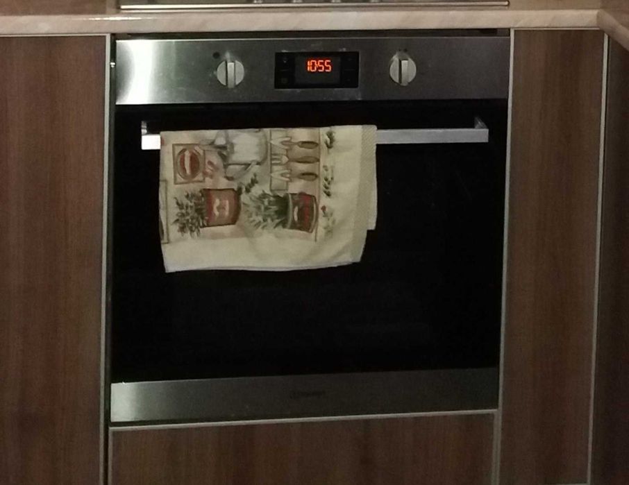 Продам На запчастини!! духовий шкаф Indesit ifw6544 по запчастинам!!!