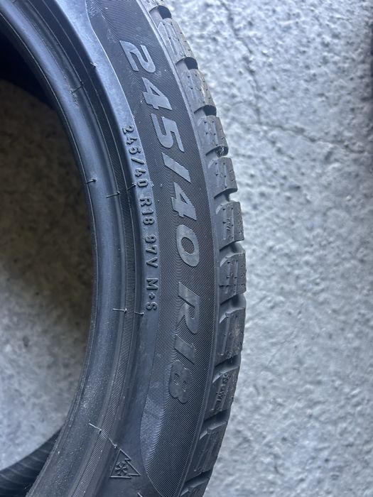Opony zimowe 245/40R18 x4 szt pierlli 22r
