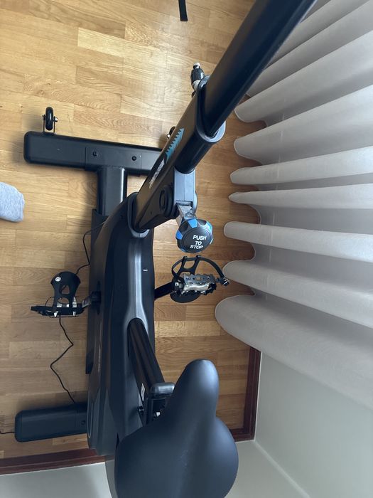 Bicicleta estática nova