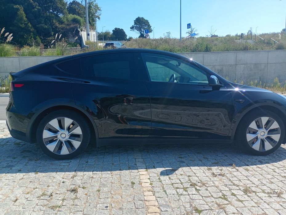 Tesla Model Y RWD novo