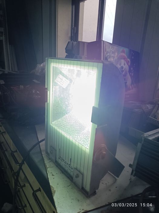 Projetor Leonardo Luce Italia - Eficiência e Durabilidade