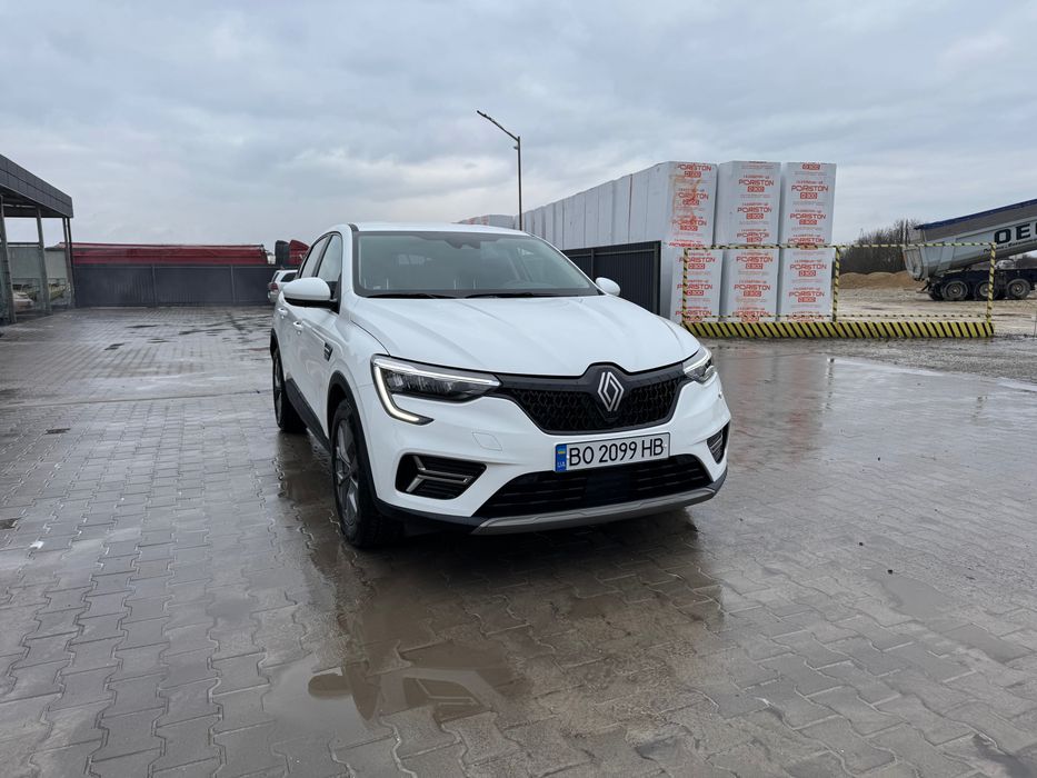 Рено аркана гібрид кросовер