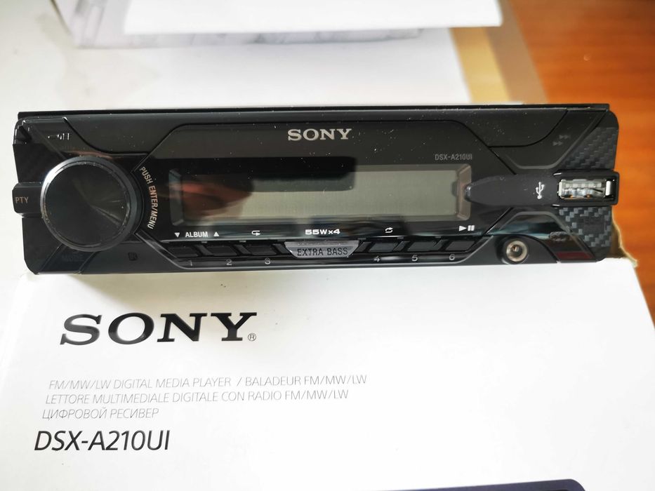 Radio automóvel Sony
