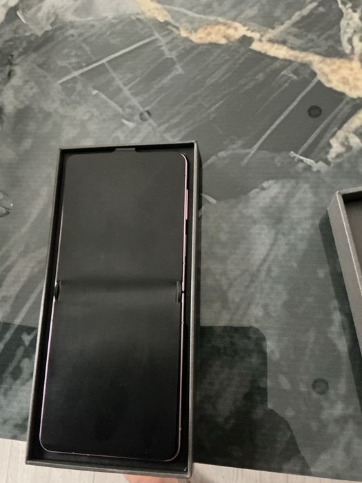 Samsung Galaxy Z Flip8 NOWY!!!