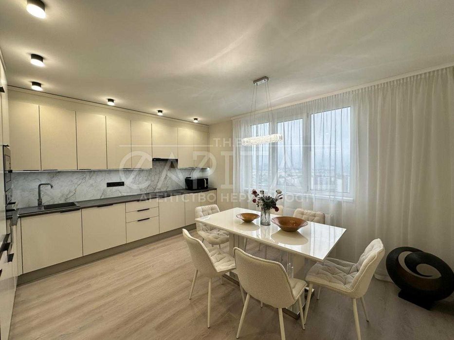 Продаж  ЛИКО ГРАД 3 кімнати  Максимовича Михайла ГЕНЕРАТОР