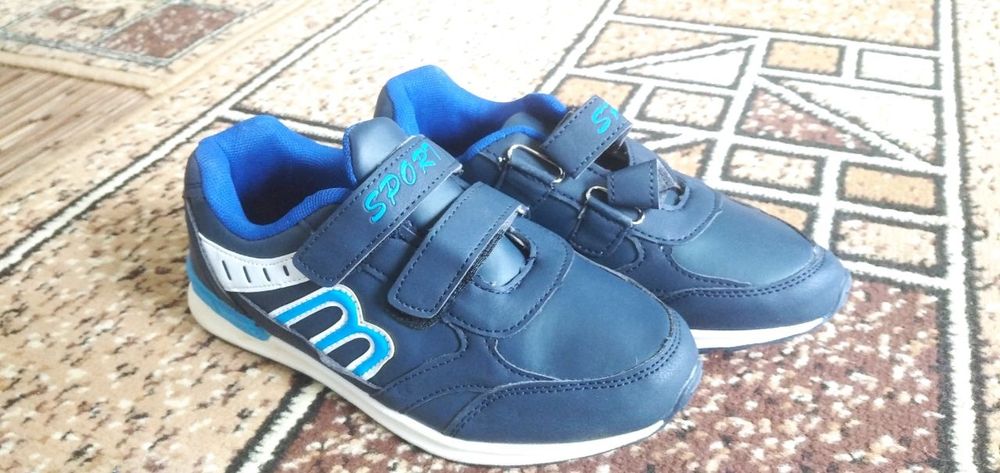 Кроссовки на мальчика