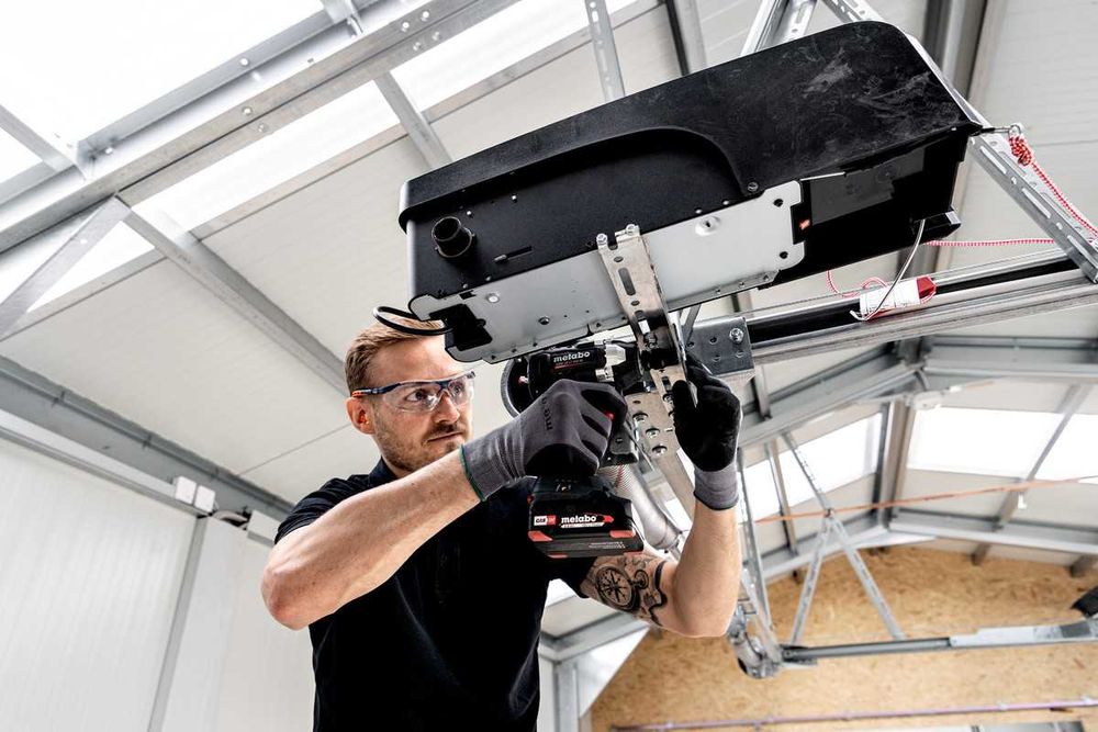 Klucz udarowy akum 1/2" Metabo SSW 18 LT 300 BL 2x4Ah + METABOX 145