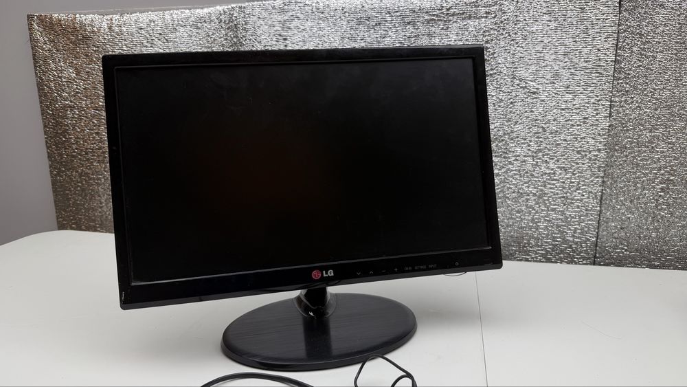 Телевізор-монітор LG 19MN43D-PZ, 19” з HDMI, VGA, SCART