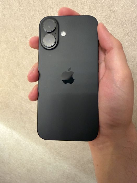 iPhone 16 128GB фізична sim, чорний, батарея 94%, стан 9.5/10