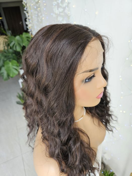 Peruka premium Iga fale natutlany brąz z refleksami 55 cm lace front