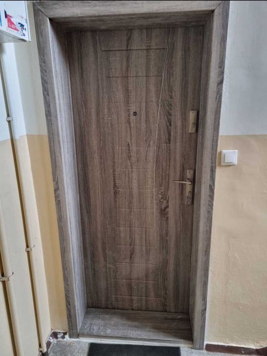 Drzwi wejściowe ocieplone do mieszkań i bloku z montażem