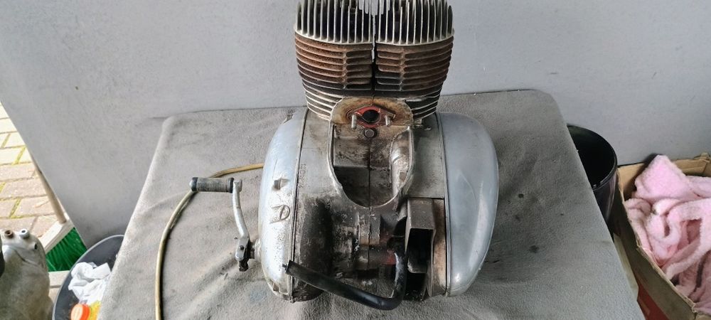 Silnik Jawa 350 Kyvacka Panelka